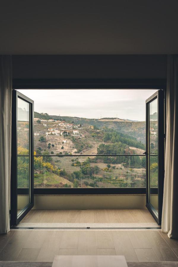 Mw Douro Wine & Spa サンタ・マルタ・デ・ペナギアン エクステリア 写真 View of the village from the hotel