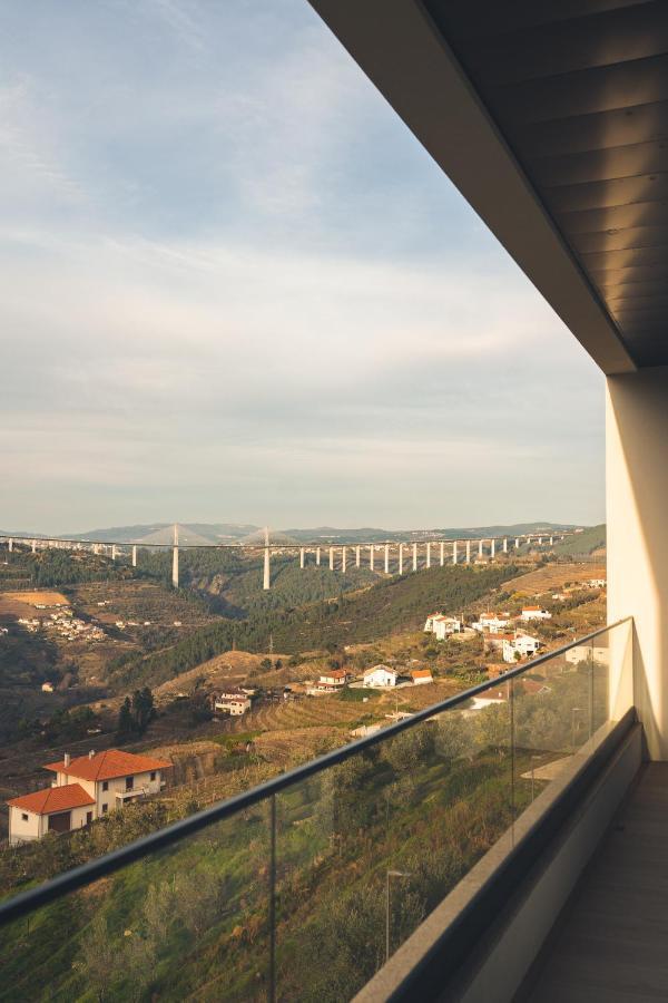 Mw Douro Wine & Spa サンタ・マルタ・デ・ペナギアン エクステリア 写真 The A25 motorway near Aljustrel