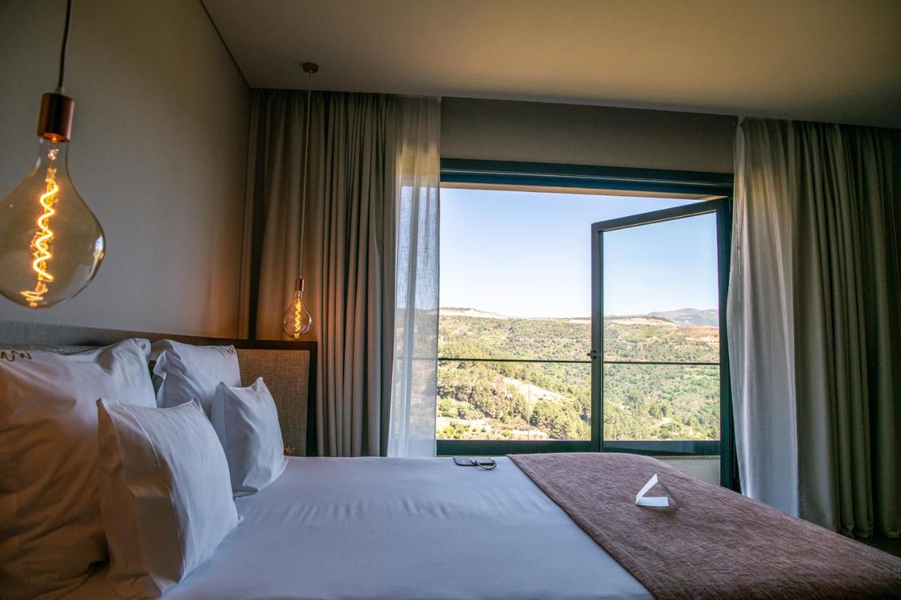 Mw Douro Wine & Spa サンタ・マルタ・デ・ペナギアン エクステリア 写真 A bedroom at the hotel